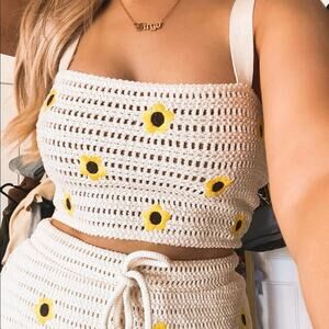 NWT Zara Blogger Daisy Crocheted Crop Top.